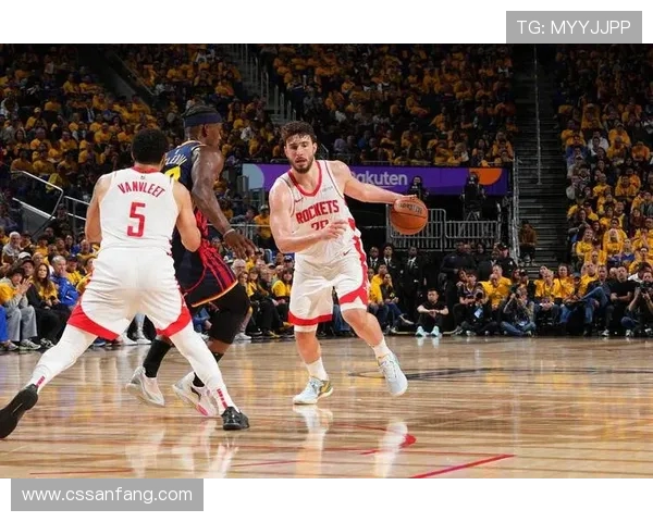 火箭迎战步行者展现强劲实力 争夺季后赛席位关键战役精彩上演